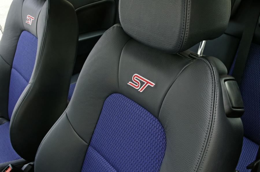  Ford Fiesta ST 2005 года  (фото 15 из 57)